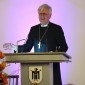 Landesbischof Bedford-Strohm heißt Regionalbischof Kopp herzlich willkommen (Bild: ELKB/lü)