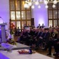 Oberkirchenrat Reimers grüßt Regionalbischof Kopp als Mitglied des Landeskirchenrates (Bild: ELKB/lü)